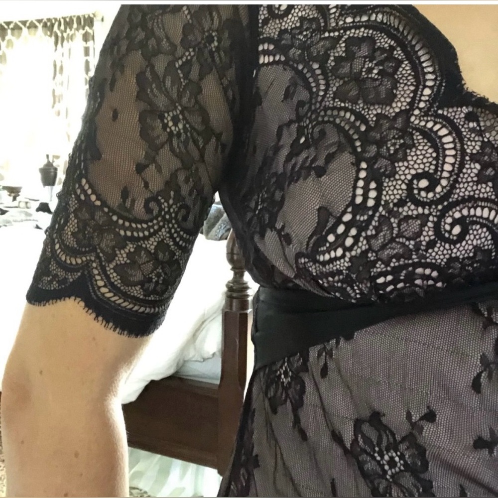 Elegant Black Lace top xs